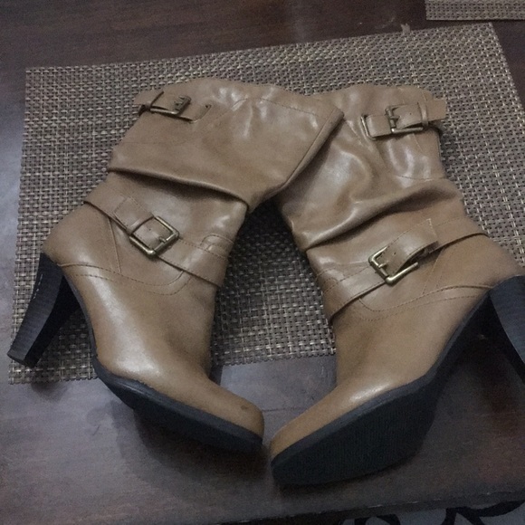 Shoes - Picture 2 of 6